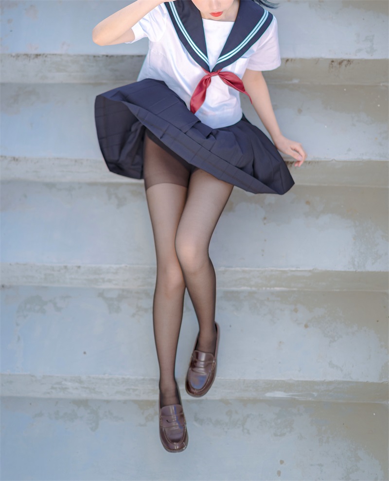 网红Coser@果咩酱w JK制服 [30P/279MB] 网红写真-第1张