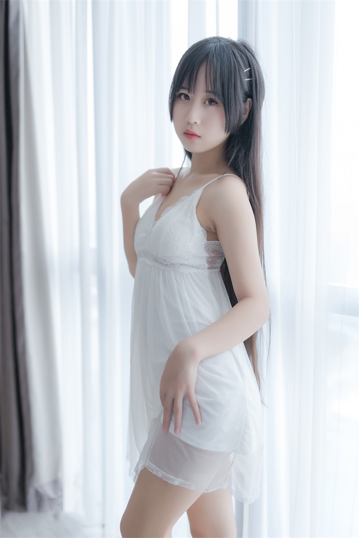 网红Coser@萌芽儿o0 – 白色私房 [44P/159MB] 网红写真-第4张