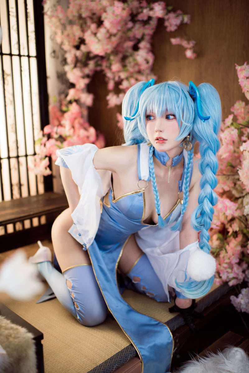 网红Coser@阿包也是兔娘 少女前线 PA15翠雀媚 [31P/488MB] 网红写真-第4张