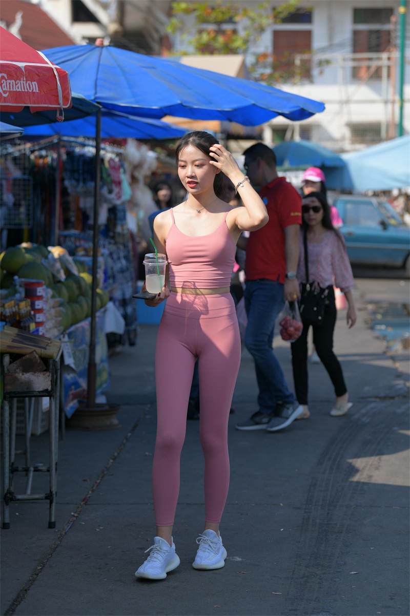 精选街拍 NO 326 很有又惑力的粉色紧身衣美女2 [100P/104MB] 其它写真-第4张
