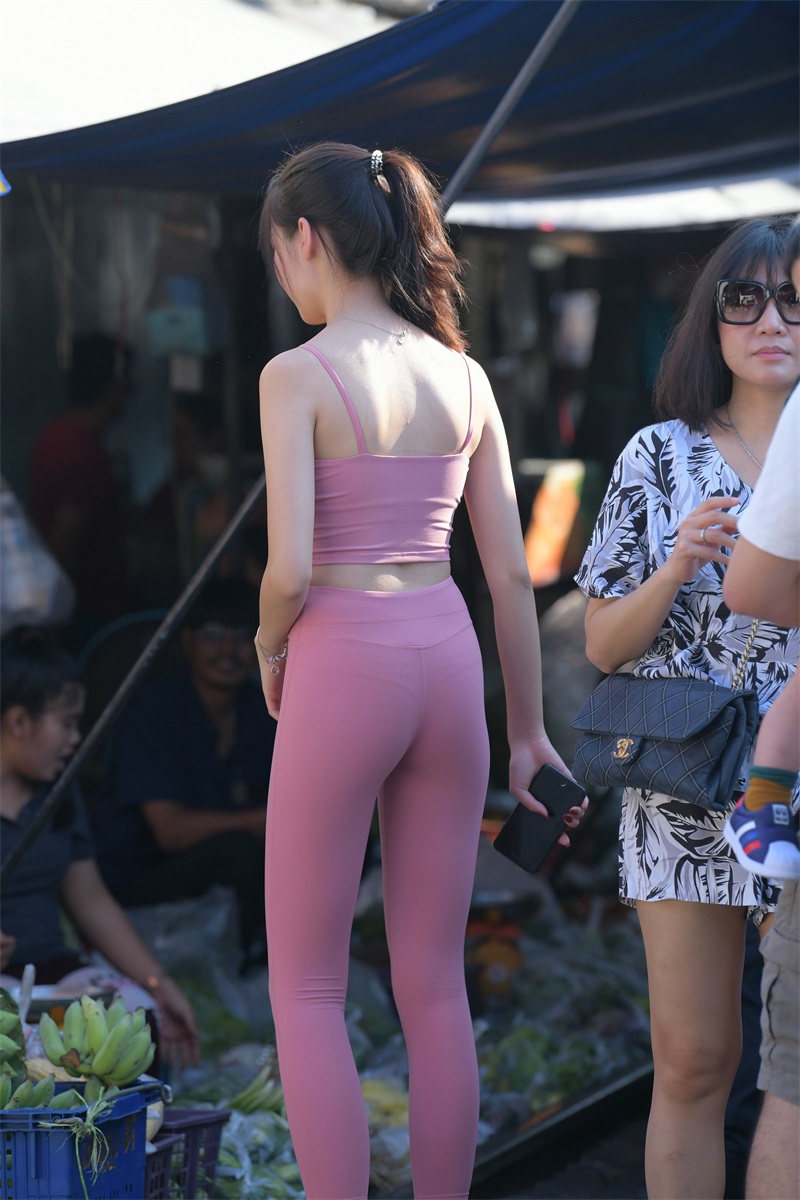 精选街拍 NO 325 很有又惑力的粉色紧身衣美女1 [100P/121MB] 其它写真-第3张