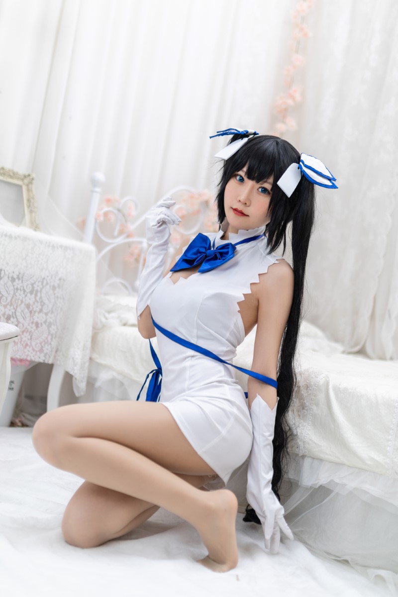 网红Coser@香草喵露露 赫斯提亚 [20P/265MB] 网红写真-第1张