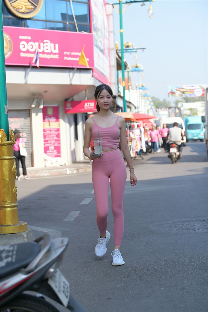 精选街拍 NO 326 很有又惑力的粉色紧身衣美女2 [100P/104MB] 其它写真-第1张