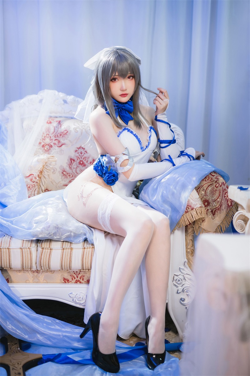 网红Coser@瓜希酱 路易九世礼 [22P/122MB] 网红写真-第1张