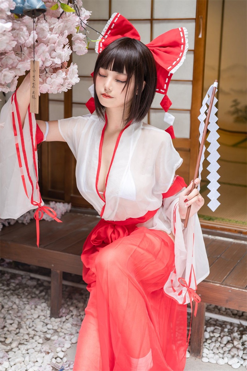 网红Coser@蜜汁猫裘 透明巫女姐姐 [61P/702MB] 网红写真-第3张