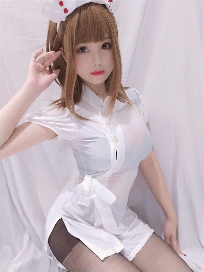 网红Coser@蜜汁猫裘 小护士 [41P/85MB] 网红写真-第4张