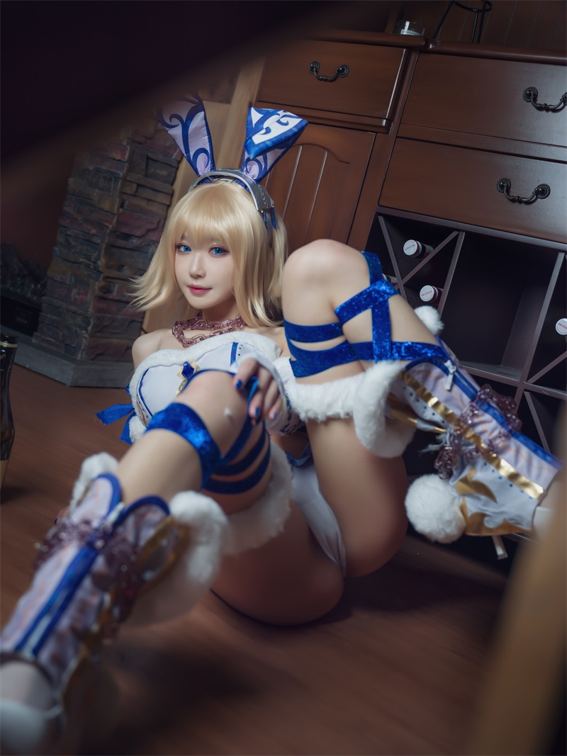 网红Coser@阿包也是兔娘 贞德兔女郎 [25P/340MB] 网红写真-第2张