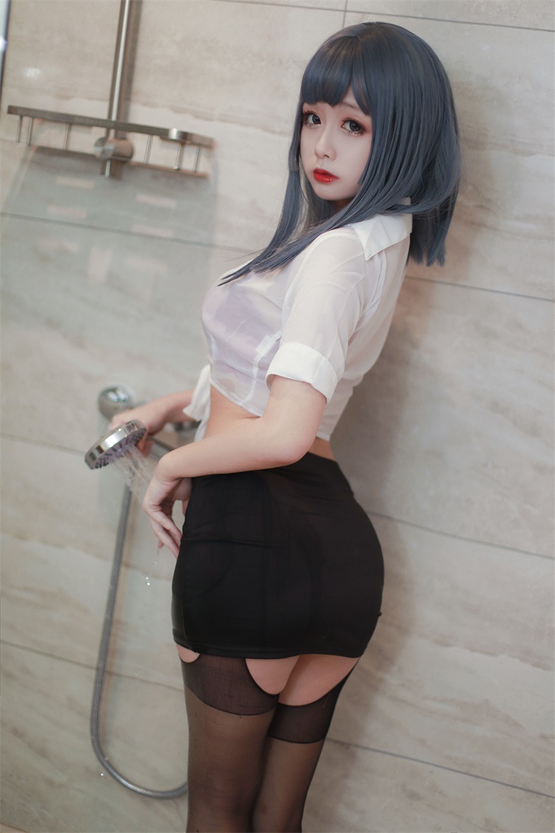 网红Coser@日奈娇 浴室ol [41P/356MB] 网红写真-第1张