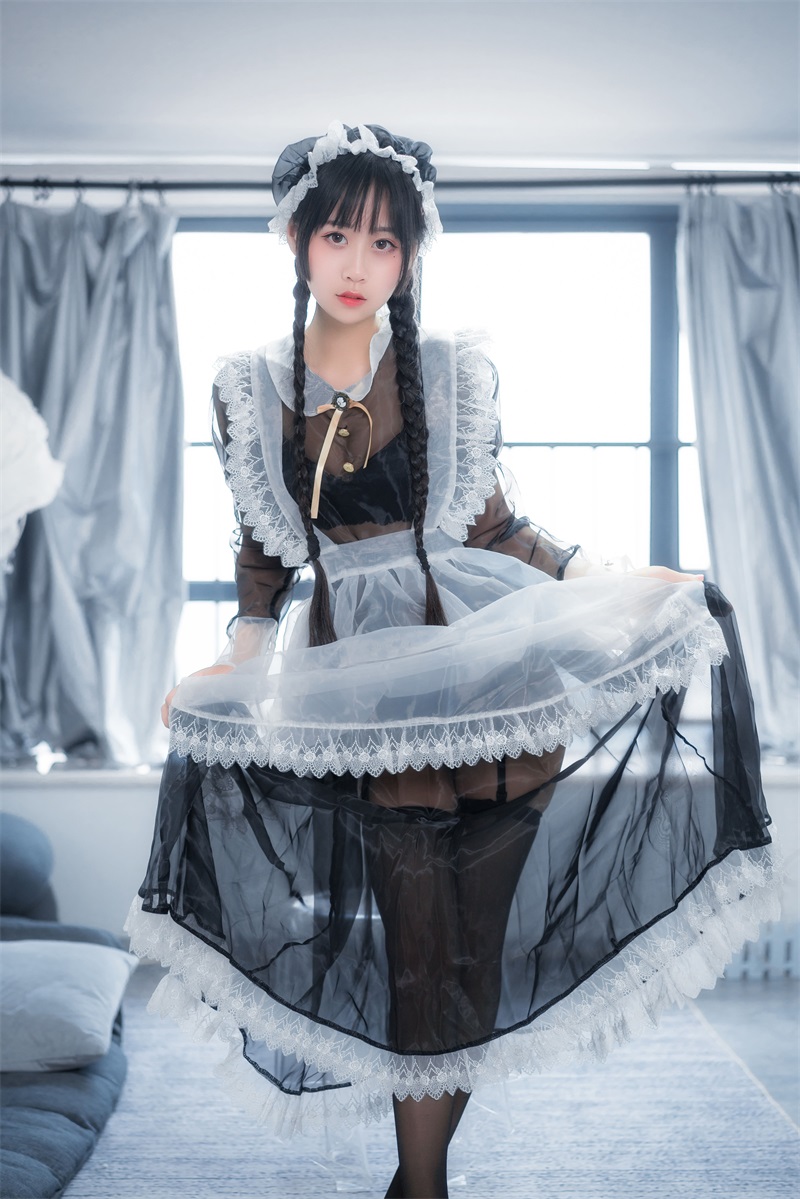 网红Coser@萌芽儿o0 透明女仆 [27P/185MB] 网红写真-第2张