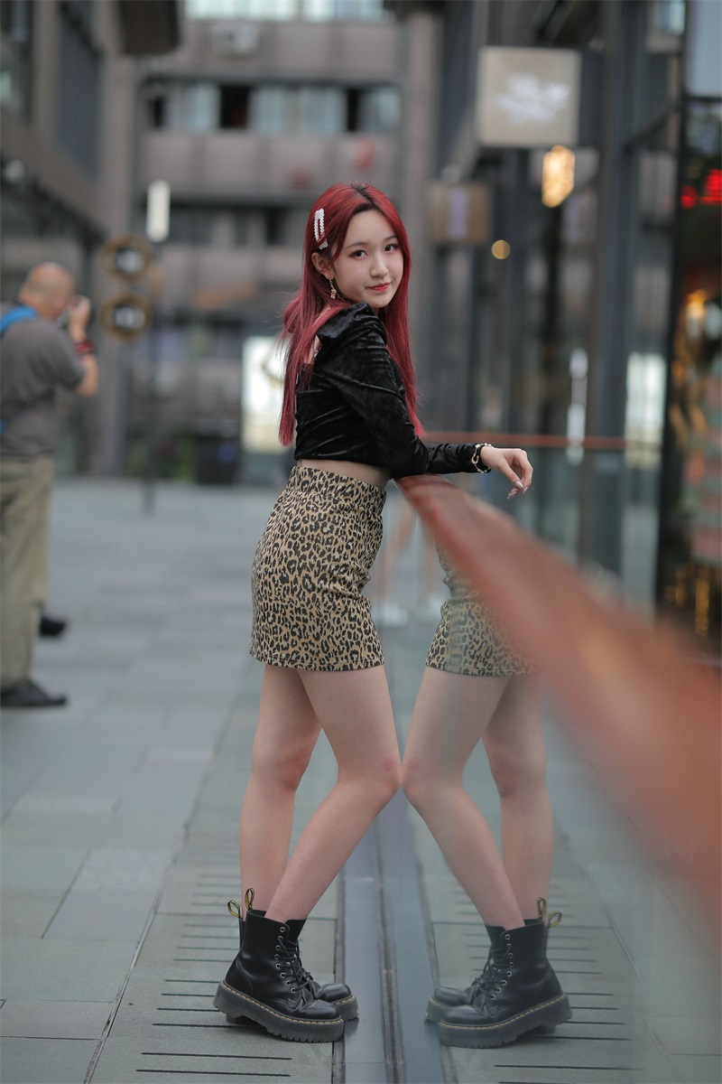 精选街拍 NO.628 红发豹纹裙美女 [95P/74MB] 其它写真-第4张