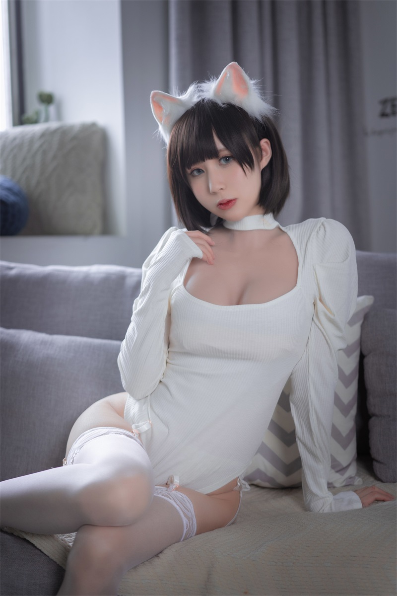 网红Coser@西园寺南歌 白猫白色连体衣 [30P/122MB] 网红写真-第1张