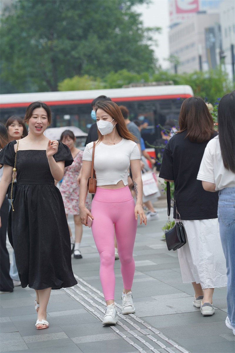 精选街拍 NO.638 魅力粉色瑜伽裤 [96P/97MB] 其它写真-第1张
