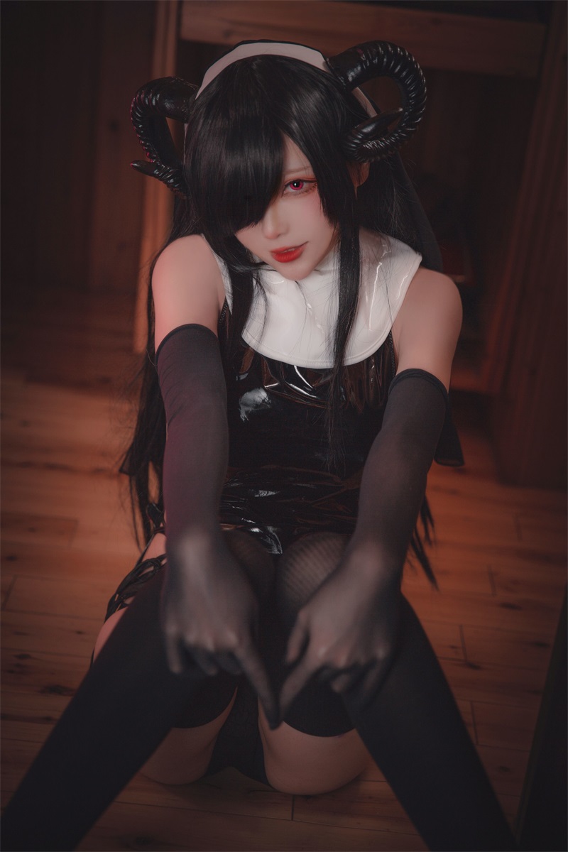 网红Coser@起司块wii 魅魔修女 [44P/298MB] 网红写真-第4张