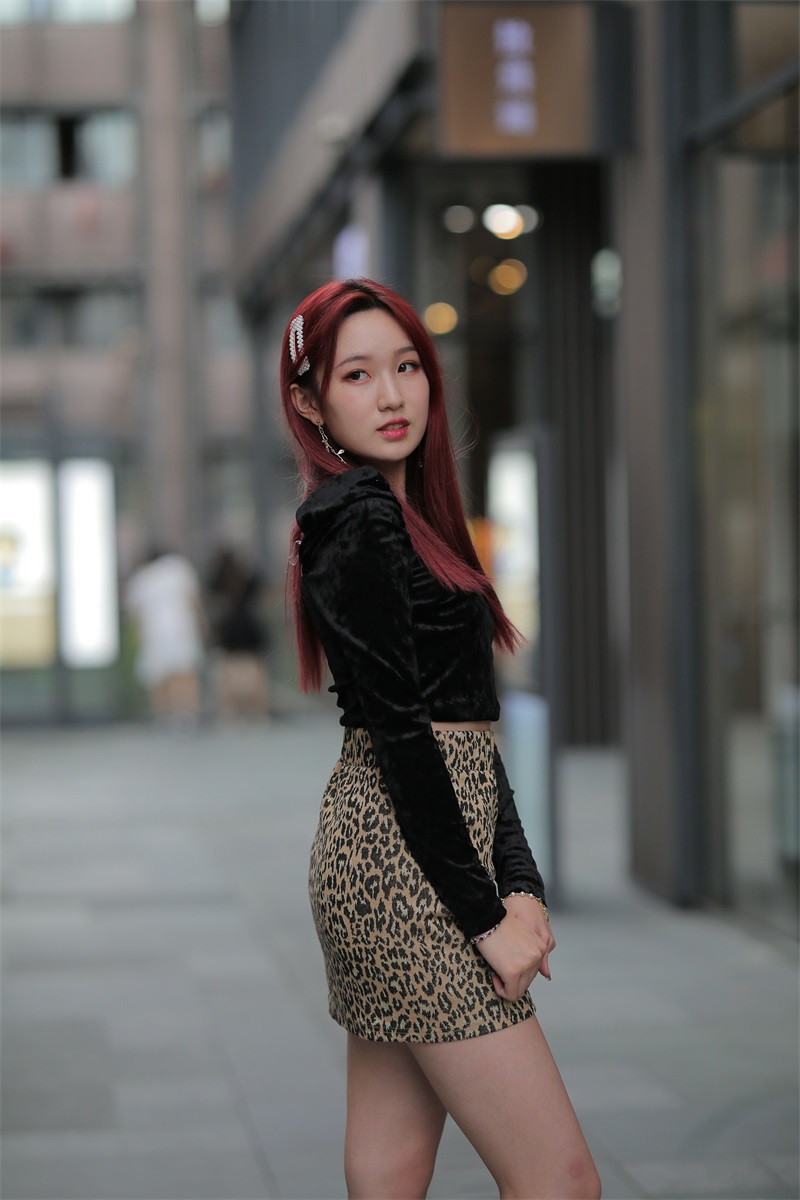 精选街拍 NO.703 豹纹短裙红发美女 [95P/112MB] 其它写真-第1张