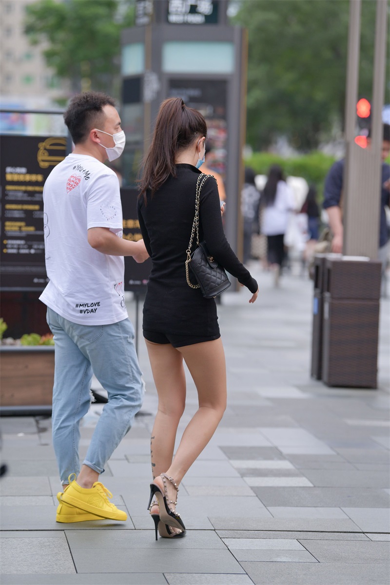 精选街拍 NO.798 黑色热裤YY长腿 [36P/34MB] 其它写真-第3张