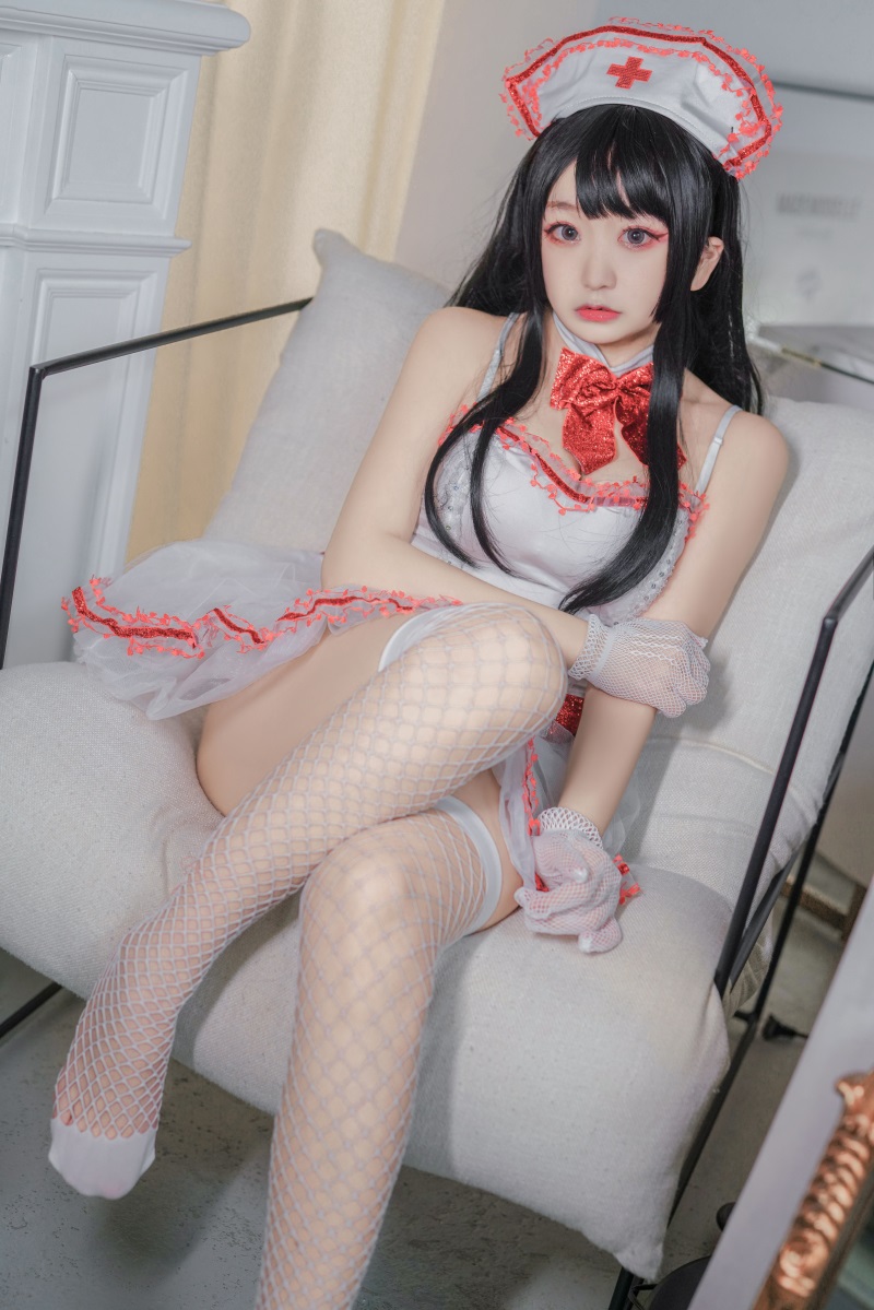 网红Coser@-桃夭葵- 雷丝护士 [42P/830MB] 网红写真-第2张