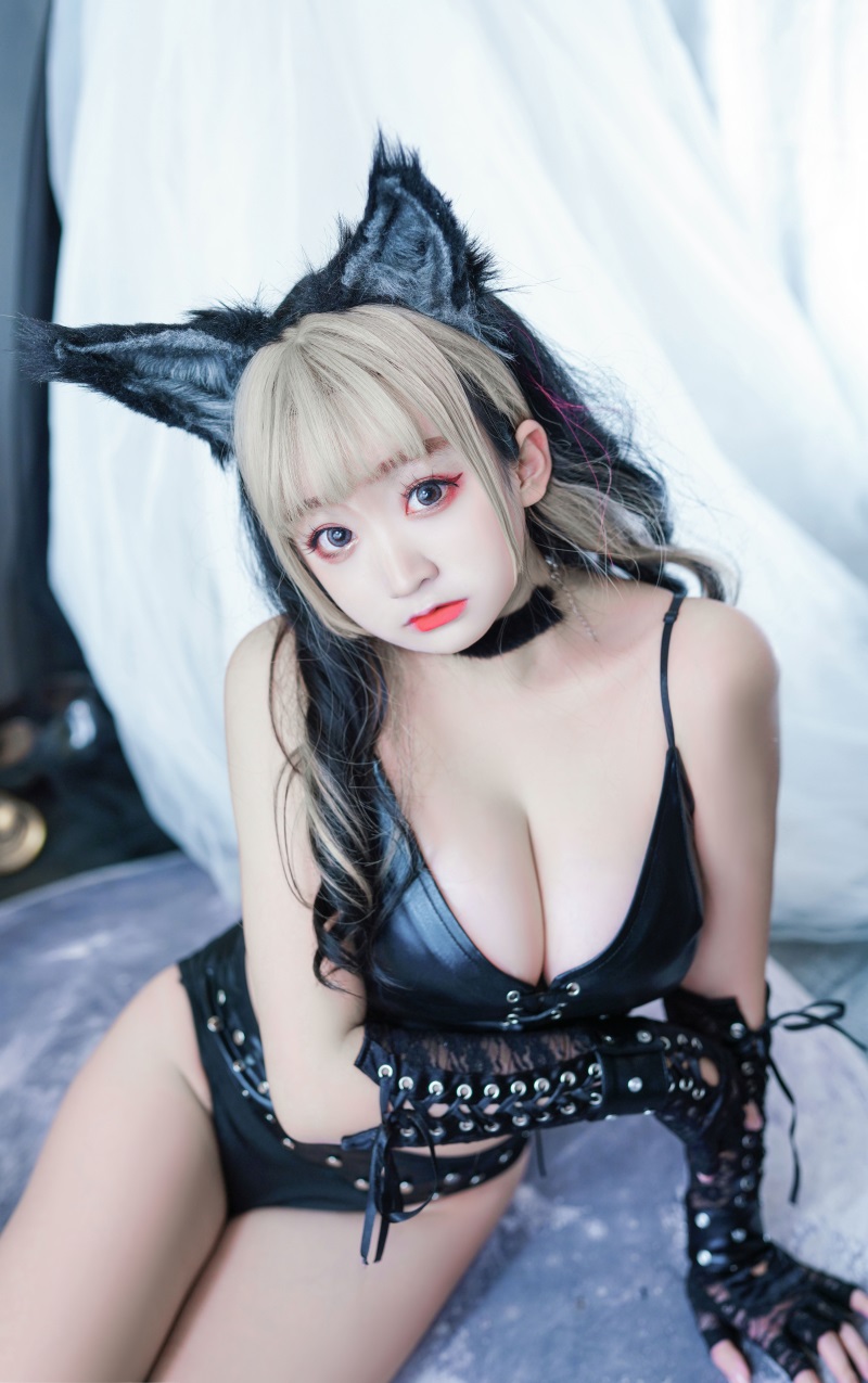 网红Coser@-桃夭葵- 皮衣小狼 [45P/938MB] 网红写真-第1张