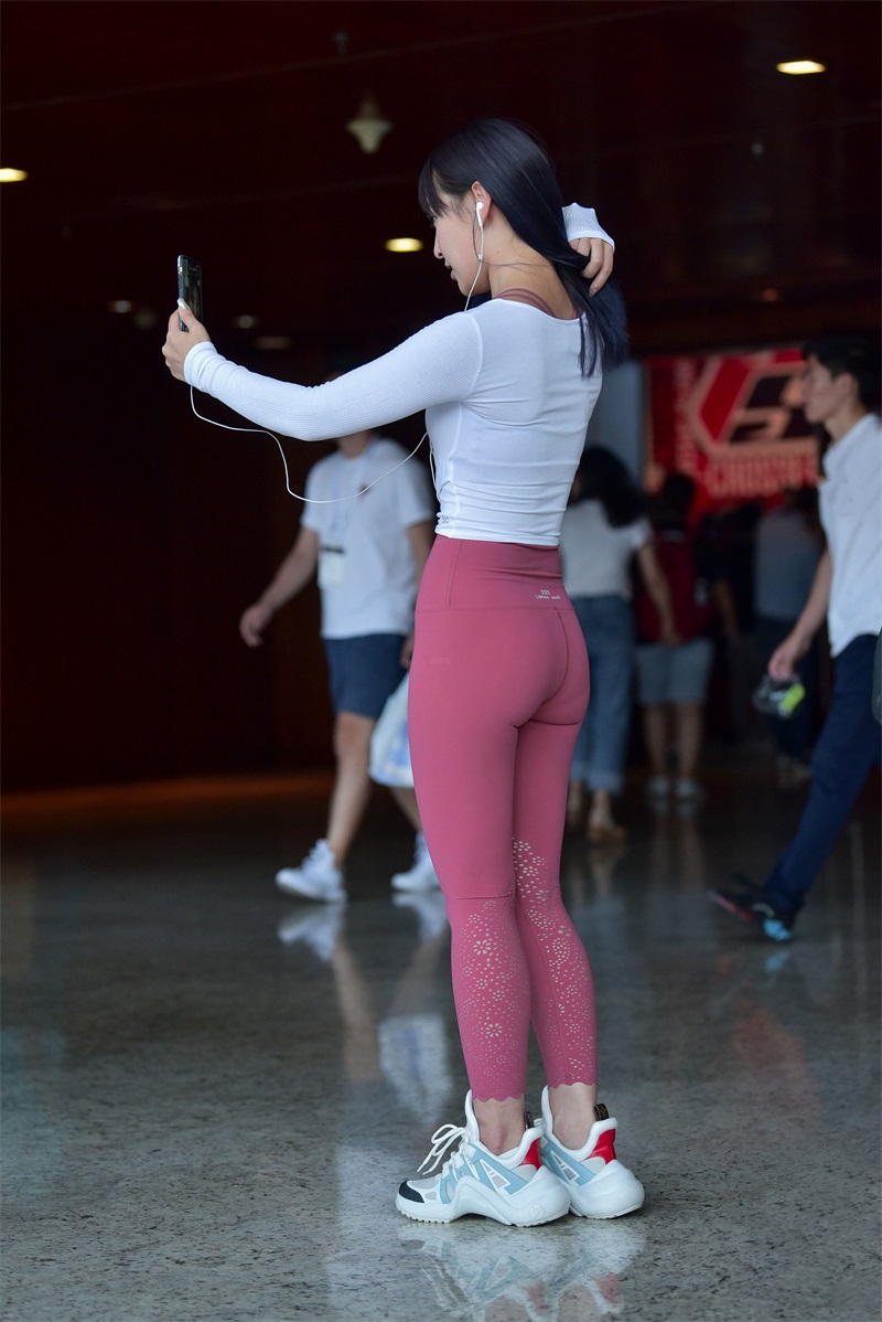 精选街拍 NO.862 姓感的粉色瑜伽裤美女 [63P/73MB] 其它写真-第4张
