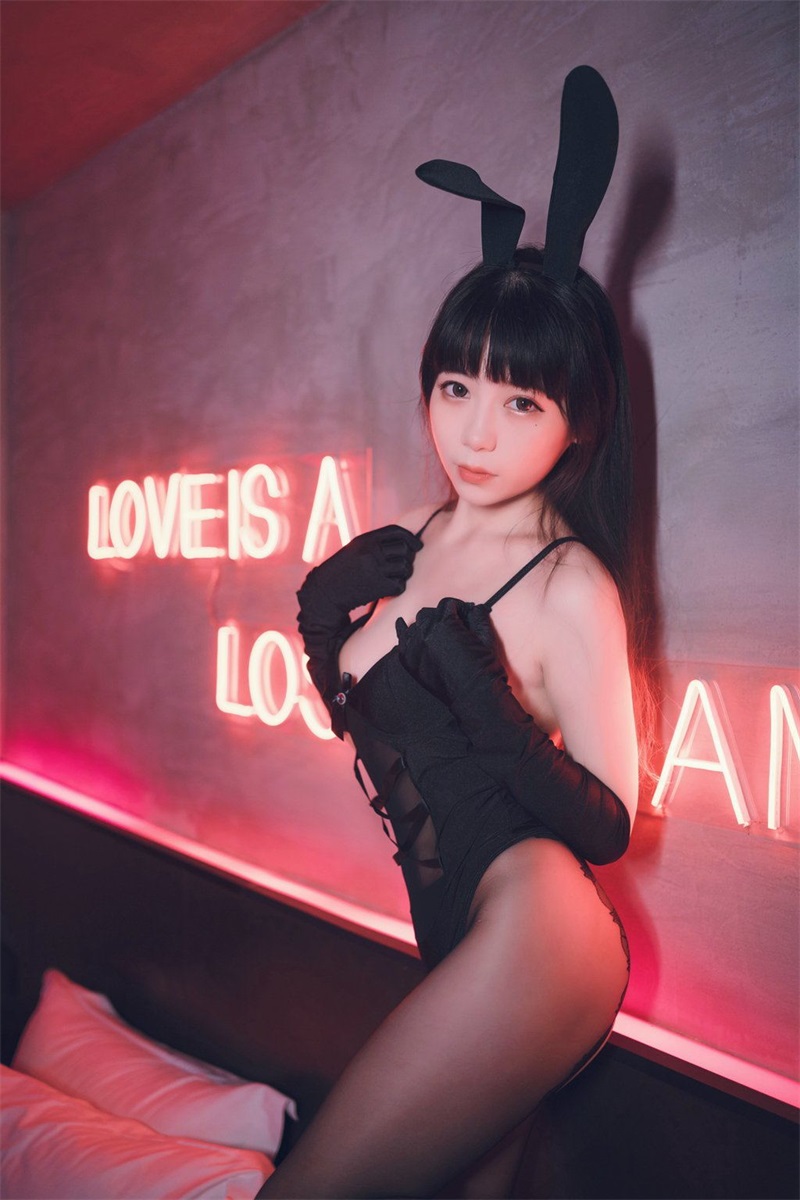 网红Coser usejan – 黑兔[33P/89.4MB] 网红写真-第3张