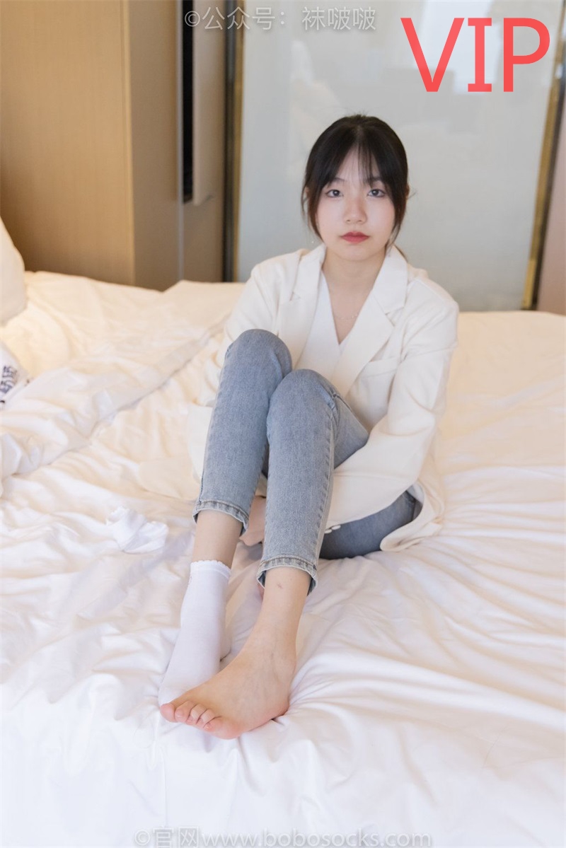 [BoBoSocks袜啵啵] 050期：小甜豆-高跟长靴 白棉袜 裸足 [192P/1V/8.38G] 年费专享-第1张