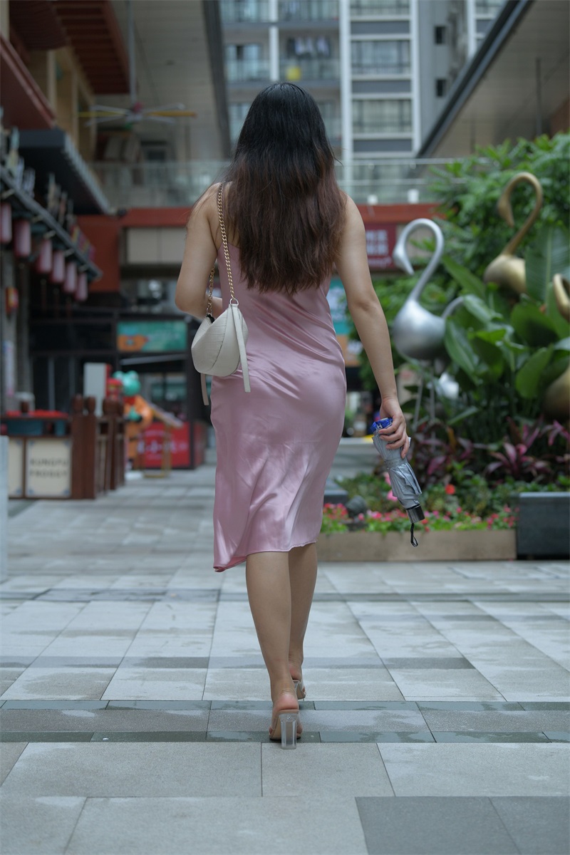 精选街拍 NO.937 搭讪粉色吊带连衣裙美女1 [97P/140MB] 其它写真-第1张