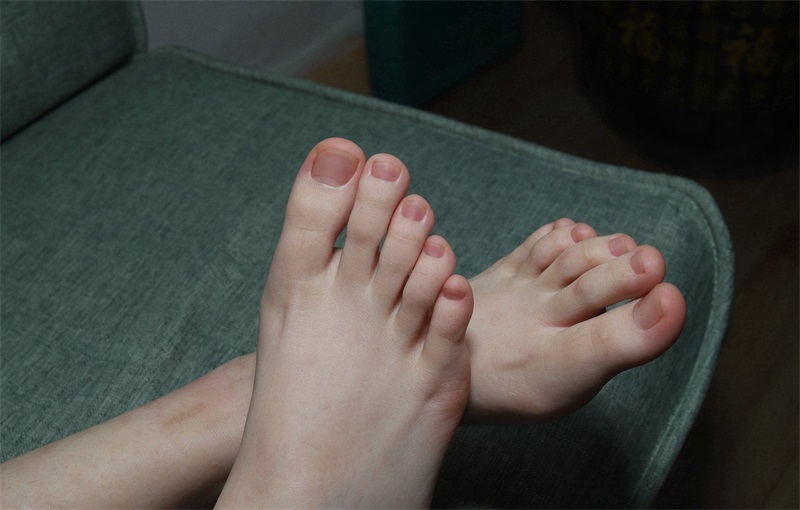 [Pary学生模拍] No.042 大美女琪琪的脚底被挠红了 [100P/214MB] 其它写真-第3张