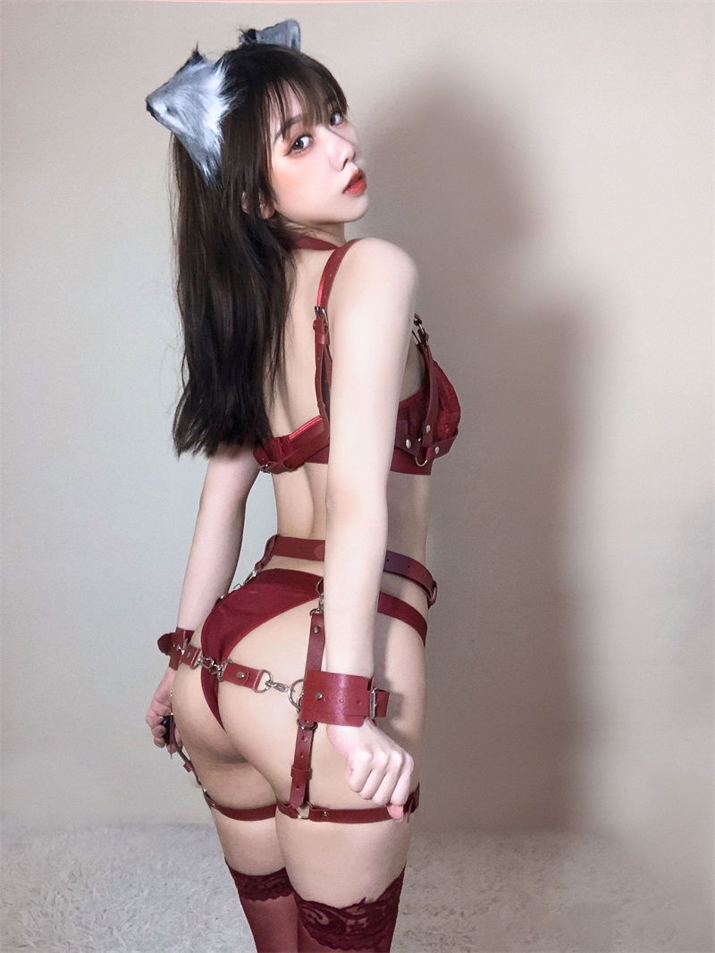 网红Coser@果咩酱w 红太狼 [40P/181MB] 网红写真-第2张