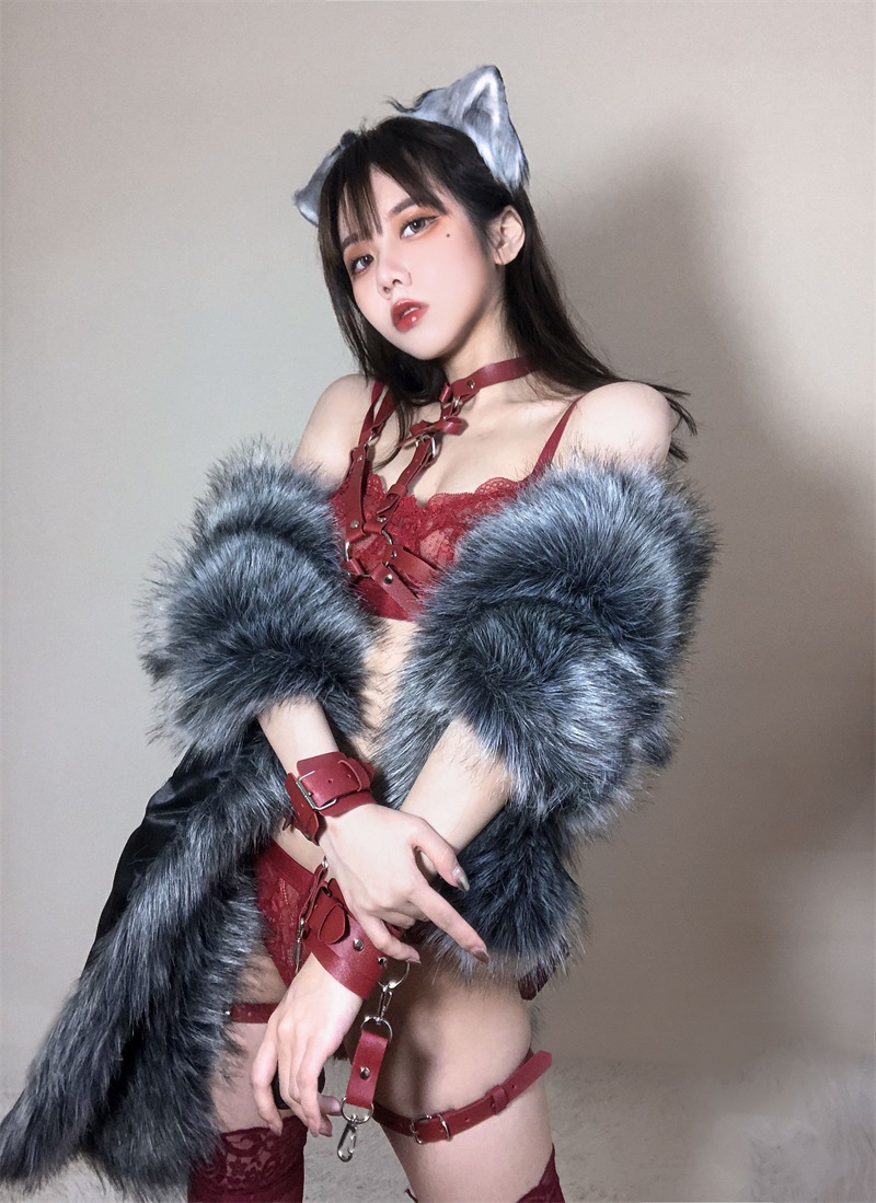 网红Coser@果咩酱w 红太狼 [40P/181MB] 网红写真-第1张