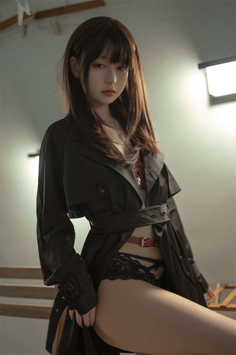 网红Coser@迷之呆梨 炙热 [31P/251MB] 网红写真-第1张