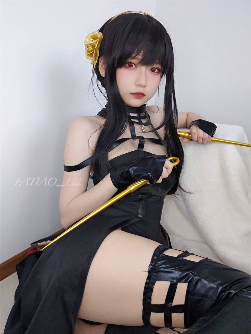 网红Coser@迷之呆梨 约尔太太 [58P/101MB] 网红写真-第1张