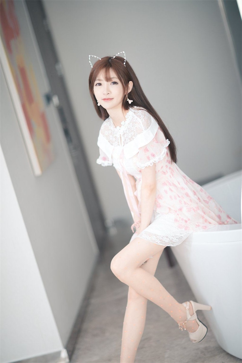 网紅Coser@王羽杉-粉色连衣裙[16P-52.6MB] 网红写真-第4张