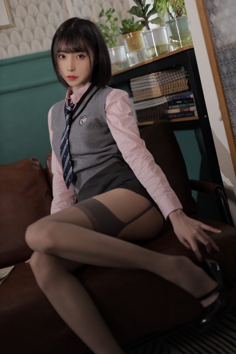 动漫博主@许岚LAN 韩系制服 [40P/248MB] 网红写真-第1张