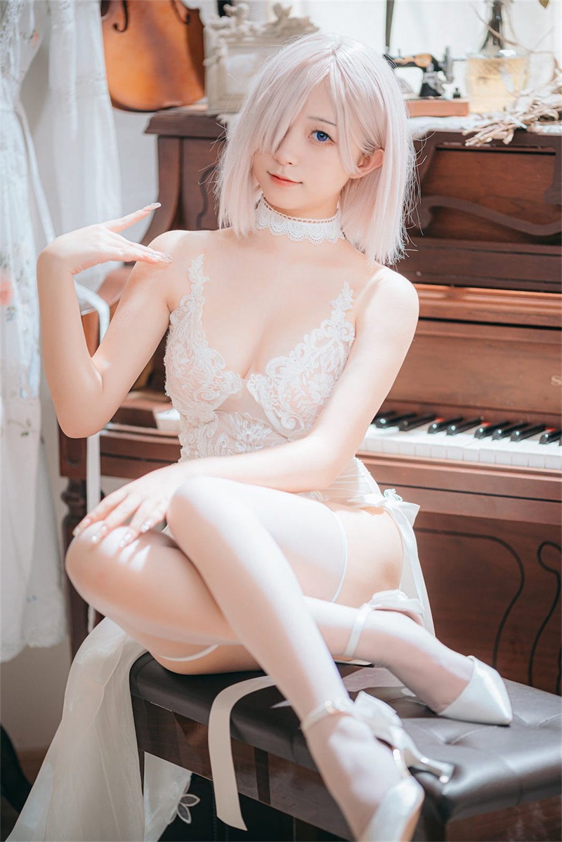 网红Coser@花铃 玛修婚纱 [63P/529MB] 网红写真-第4张