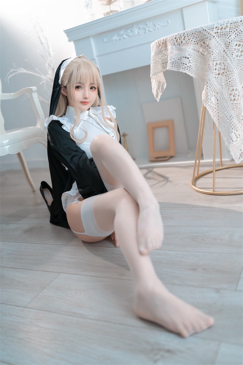 网紅Coser@桜井宁宁 NO.038 修女 [41P-283MB] 网红写真-第1张