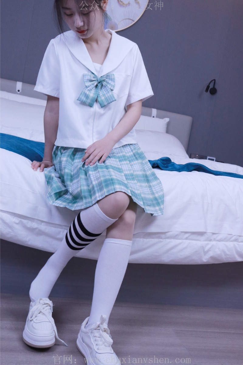 [初夏女神] NO.013 念念~常规S码绿色JK套搭配小白鞋 [126P/1V/5.82G] 其它写真-第4张