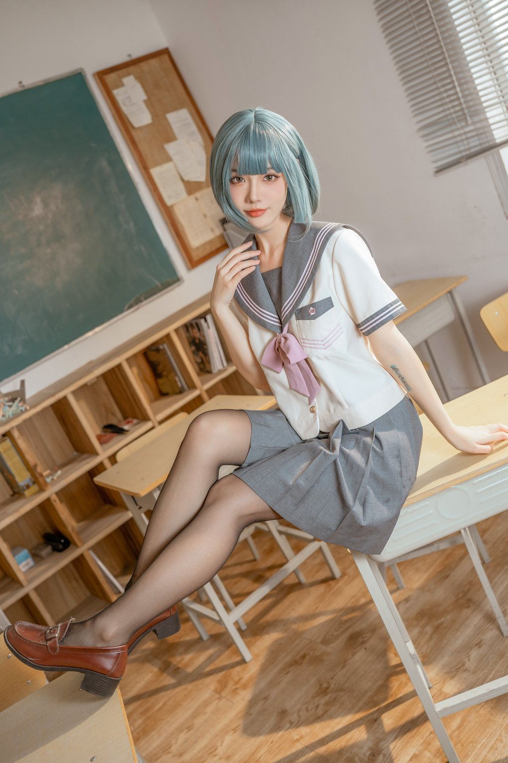 人气Coser@桃良阿宅 不良JK [44P/491MB] 网红写真-第2张