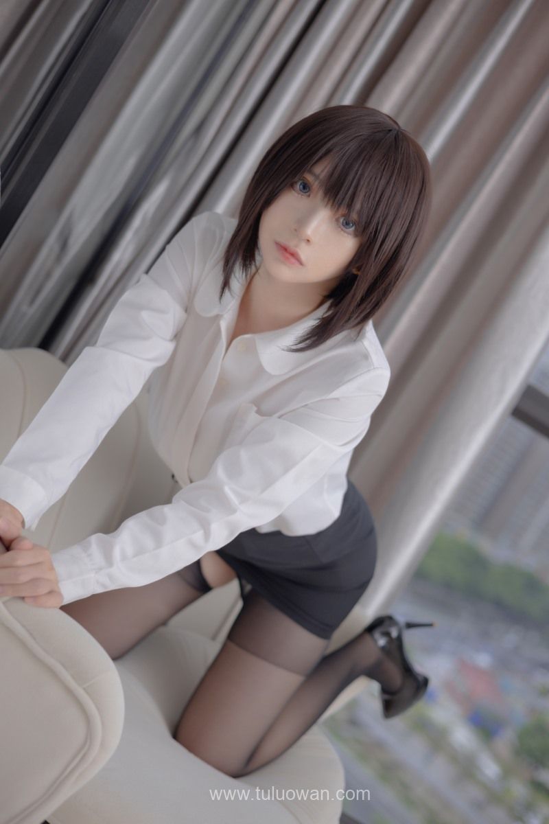 网红Coser@疯猫ss OL (双11) [40P/4V/598MB] 网红写真-第4张