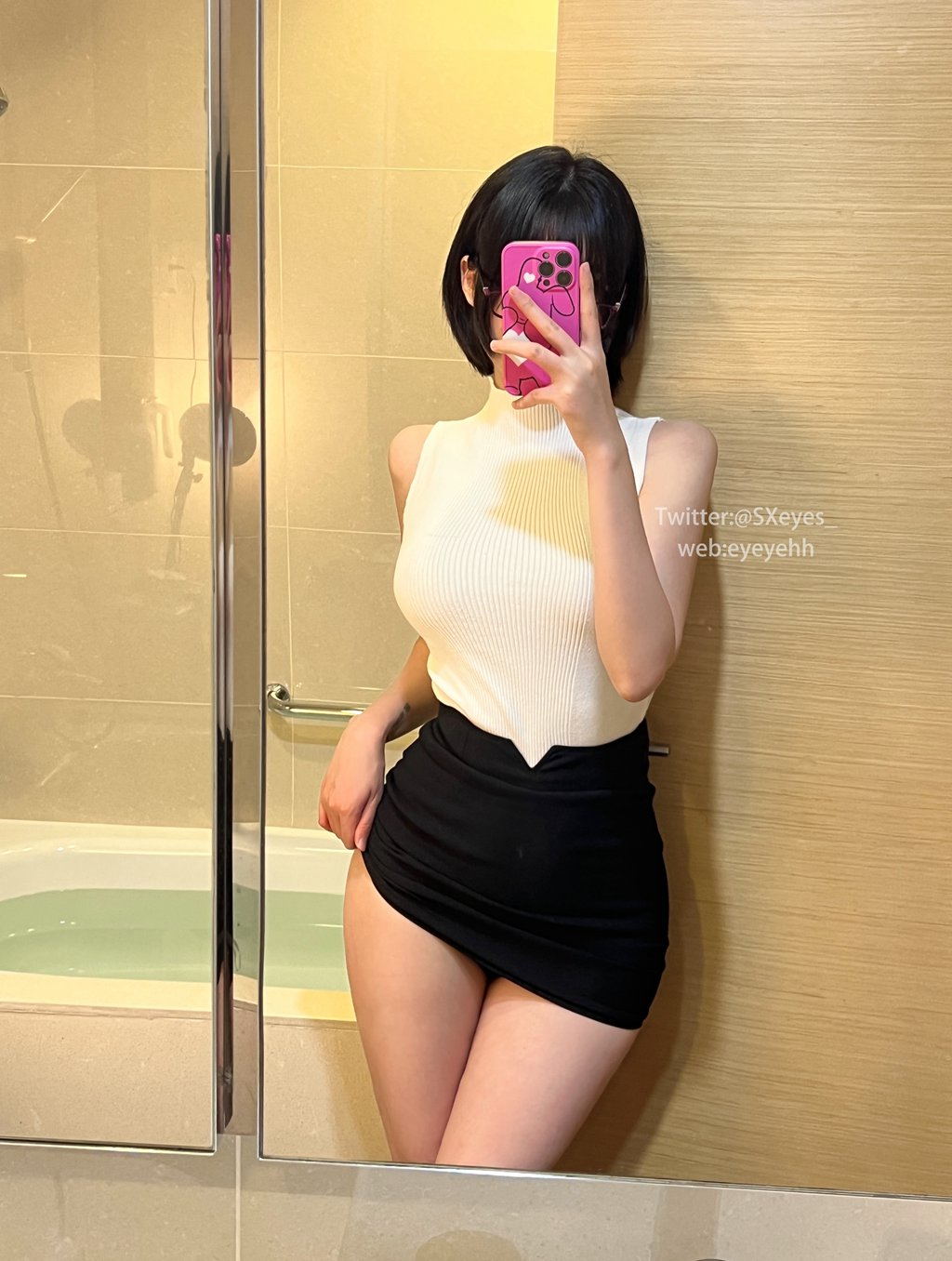微博红人@眼酱大魔王w NO.088 风吕に入る [26P1V-129M] 网红写真-第1张