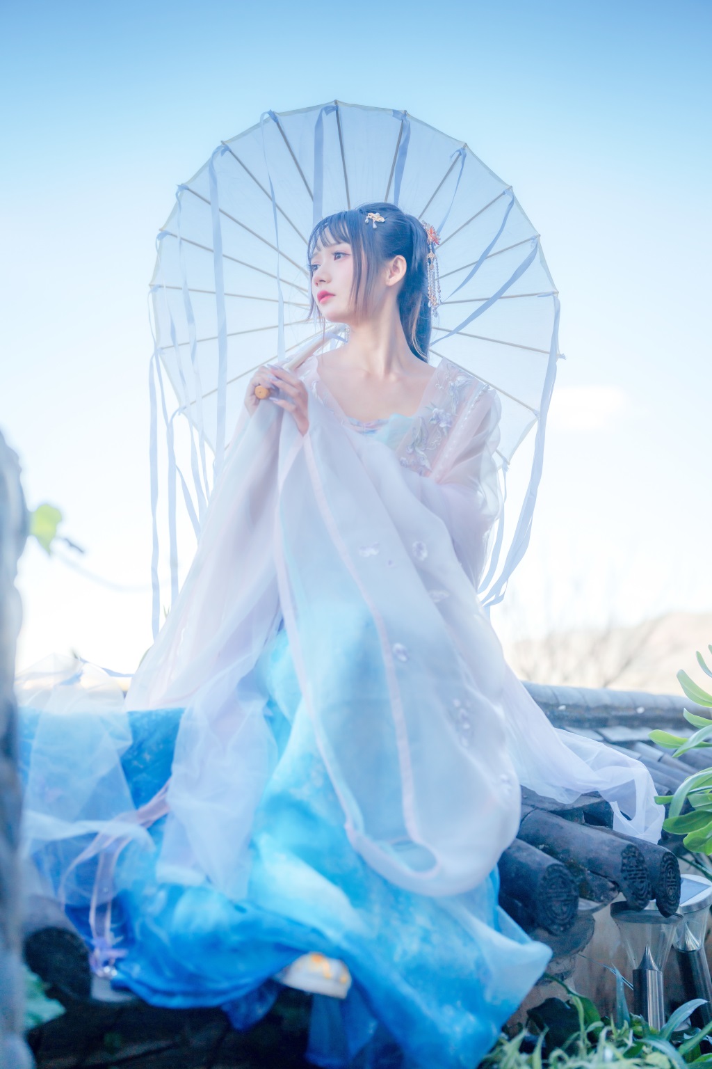人气Coser@兔子Zzz不吃胡萝卜 丽江屋顶 [22P/171MB] 网红写真-第2张