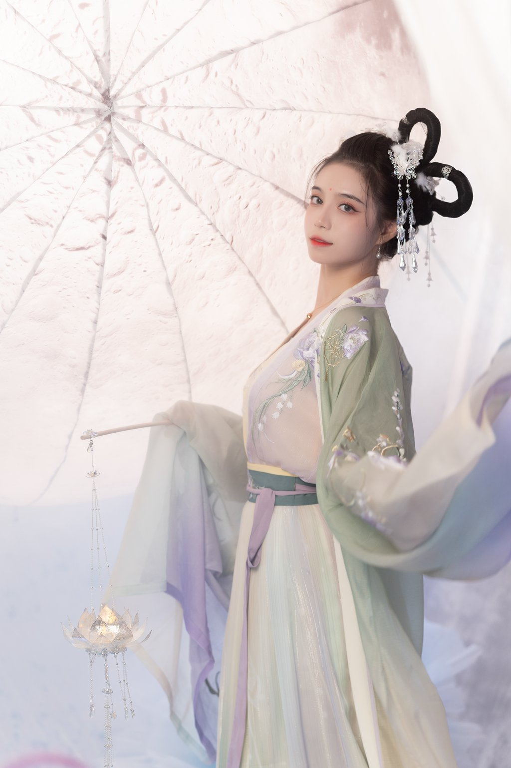 人气Coser@兔子Zzz不吃胡萝卜 &贰加六-玉兔与嫦娥[41P/285MB] 网红写真-第2张
