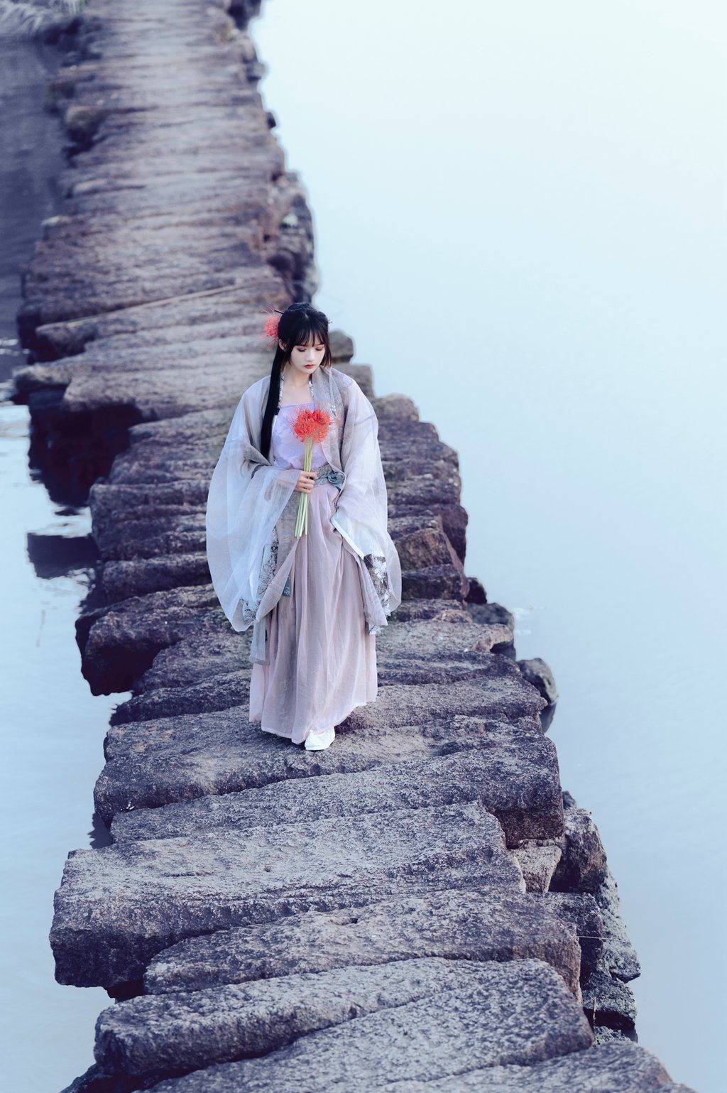 人气Coser@兔子Zzz不吃胡萝卜 暮空照水[31P/335MB] 网红写真-第2张