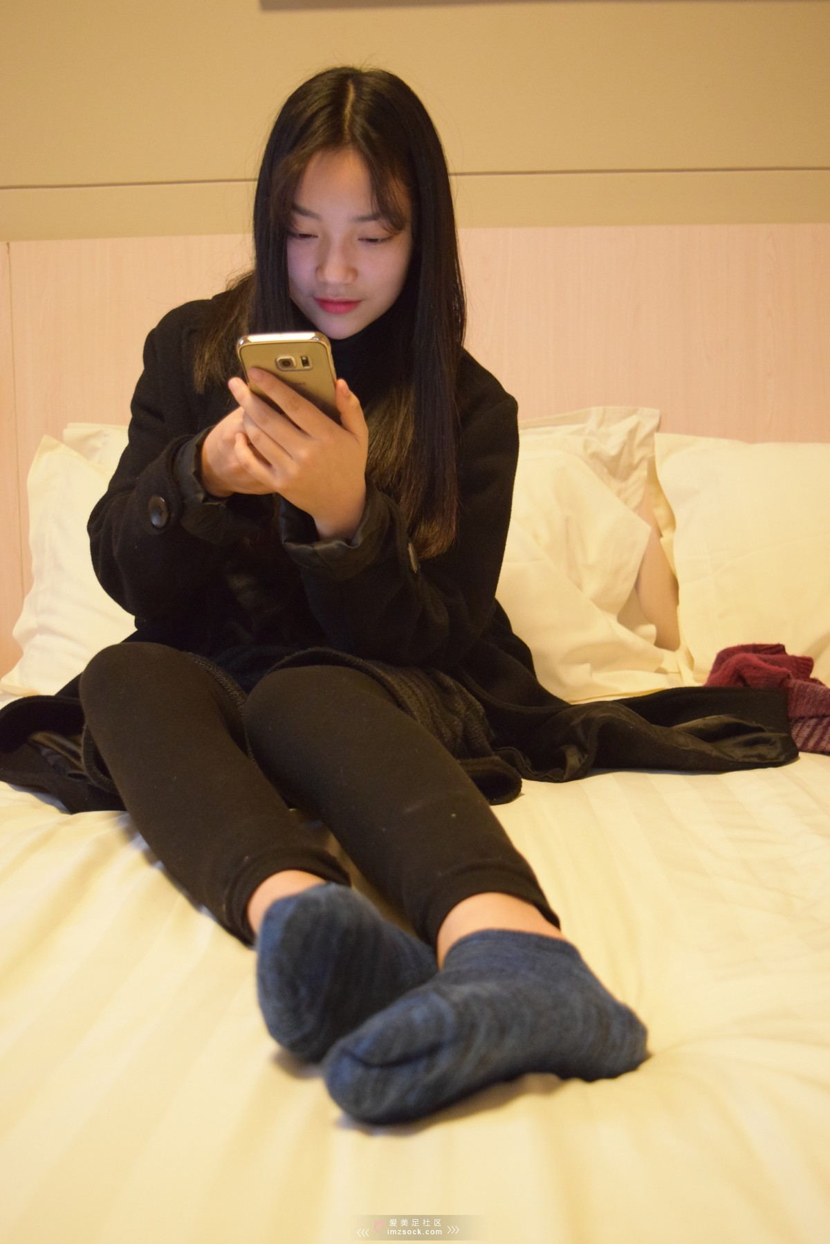 MZSOCK NO.212-2018年-可爱的小姐姐皮靴灰色棉袜[107P/21MB] 其它写真-第3张