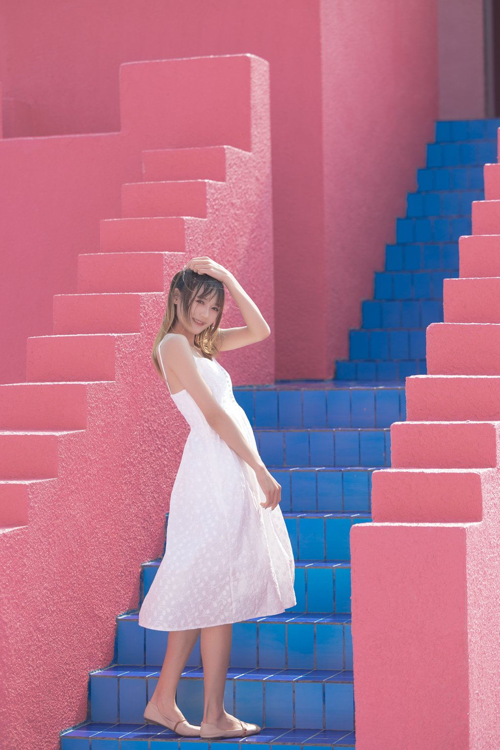 人气Coser@兔子Zzz不吃胡萝卜 彩色迷宫[31P/327MB] 网红写真-第3张