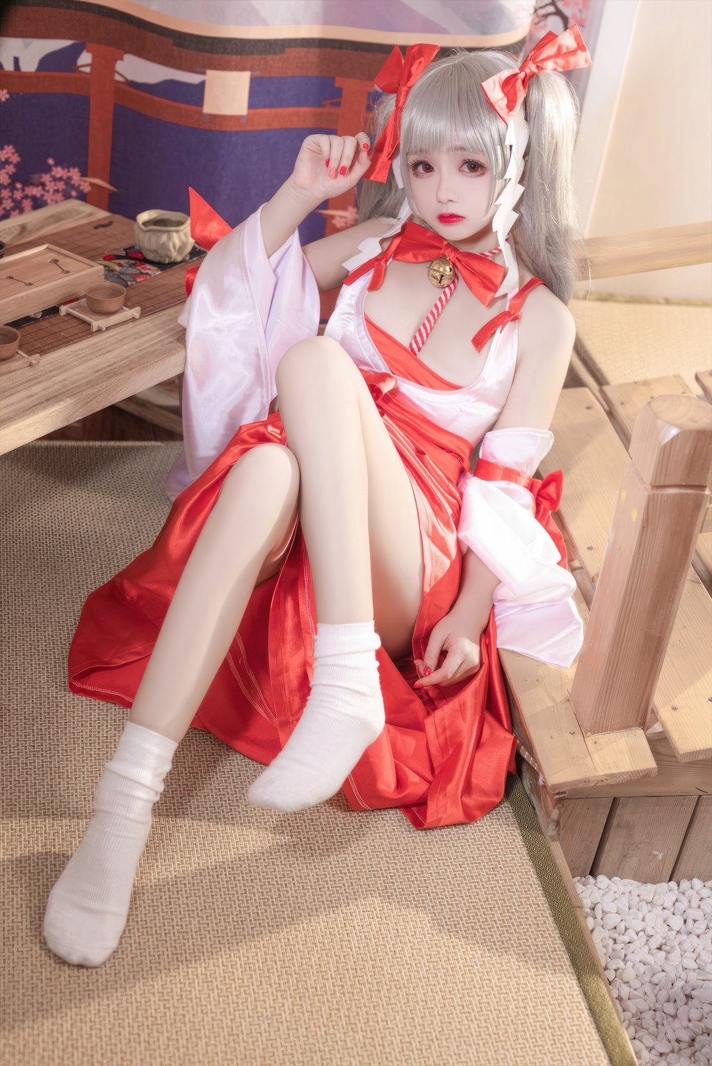 人气动漫博主@日奈娇 碧蓝航线 可畏巫女 [41P/258MB] 网红写真-第1张