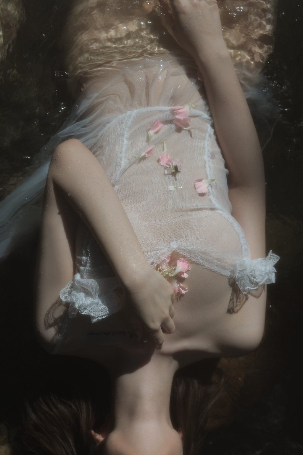 人气Coser@桃良阿宅 屿间 [28P/61MB]] 网红写真-第2张