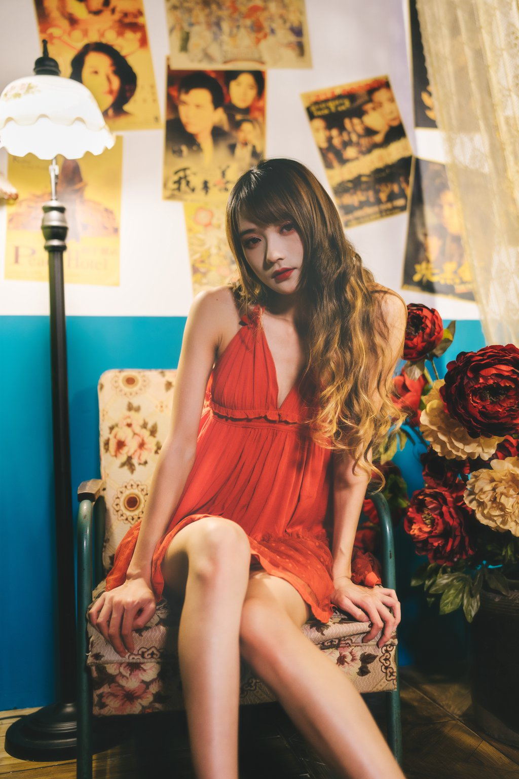 人气Coser@兔子Zzz不吃胡萝卜 浪漫港风[28P/231MB] 网红写真-第4张