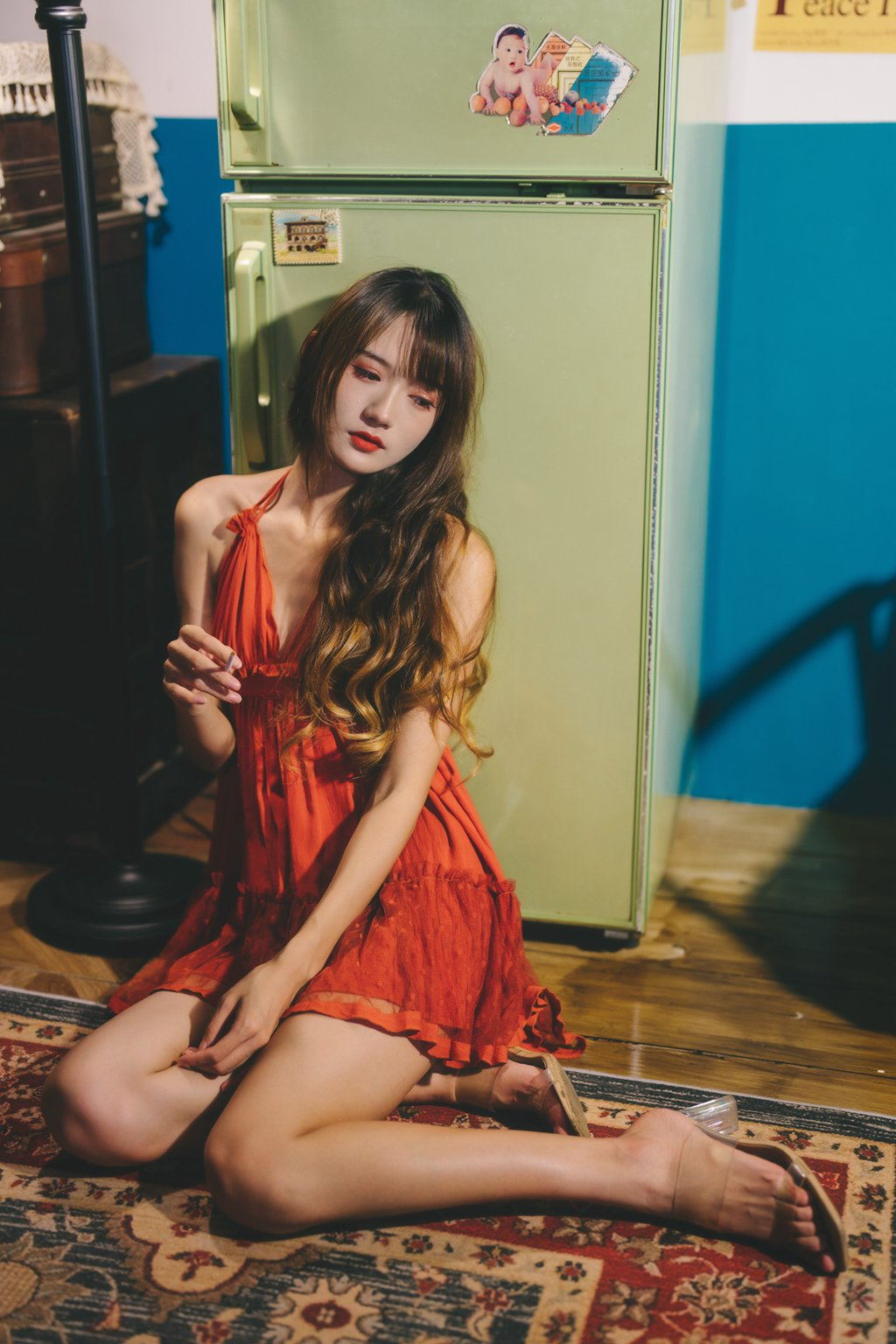 人气Coser@兔子Zzz不吃胡萝卜 浪漫港风[28P/231MB] 网红写真-第1张