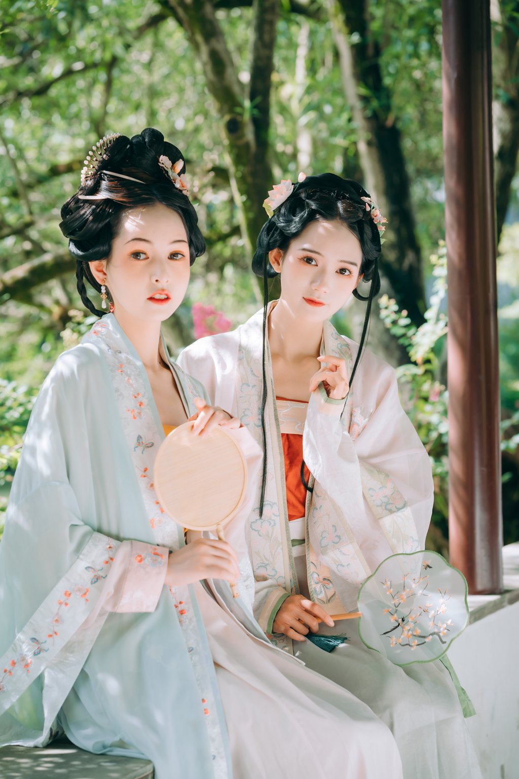 人气Coser@兔子Zzz不吃胡萝卜 &黄舒绮_suki 游园惊梦[32P/140MB] 网红写真-第1张