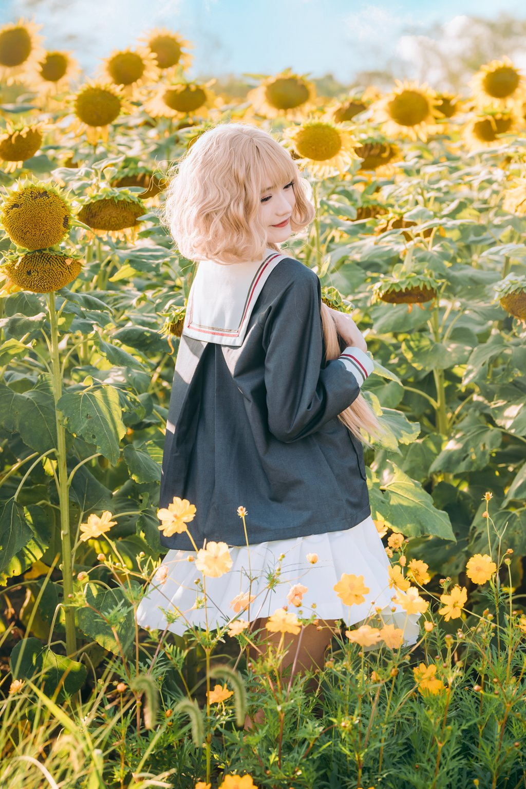 人气Coser@兔子Zzz不吃胡萝卜 花开海上[28P/189MB] 网红写真-第1张