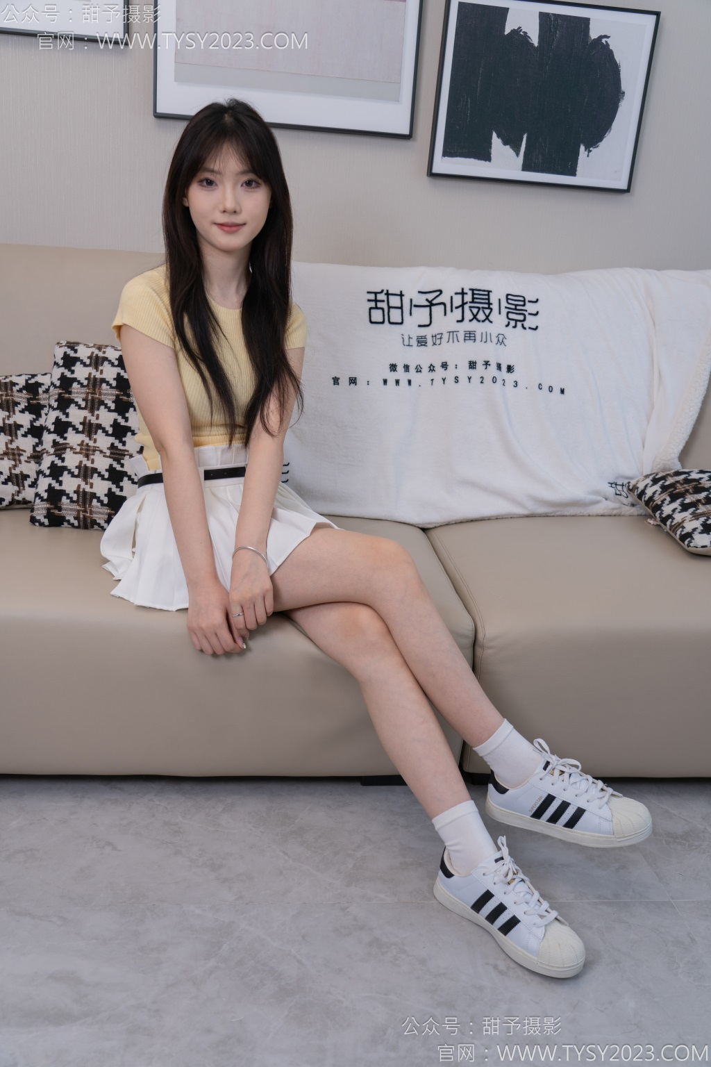 甜予摄影 NO.116期：璇璇-板鞋、白棉袜、裸足（完整版）[128P/2V/10.07GB] 年费专享-第2张